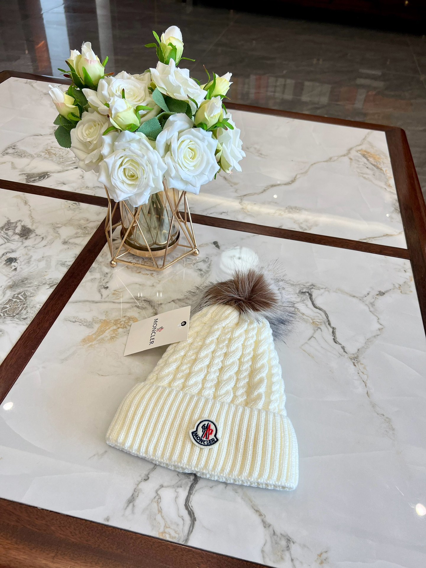 moncler hat model 04